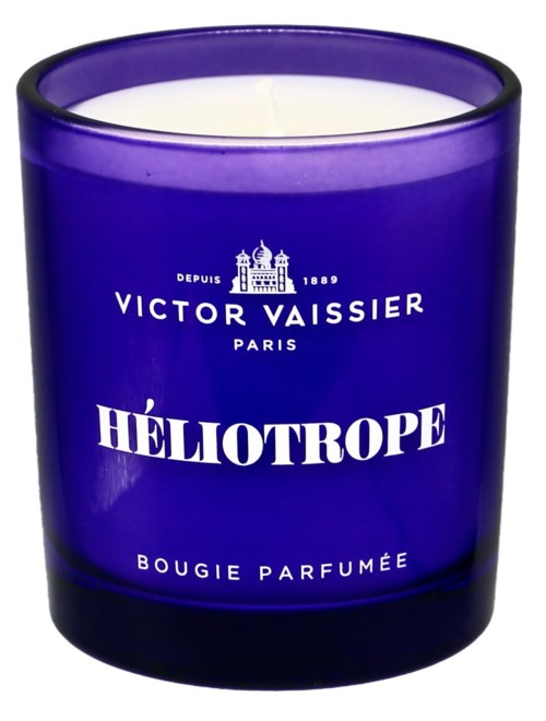 Blauer Duftkerze Héliotrope von Victor Vaissier mit weißem Wachs im Inneren.