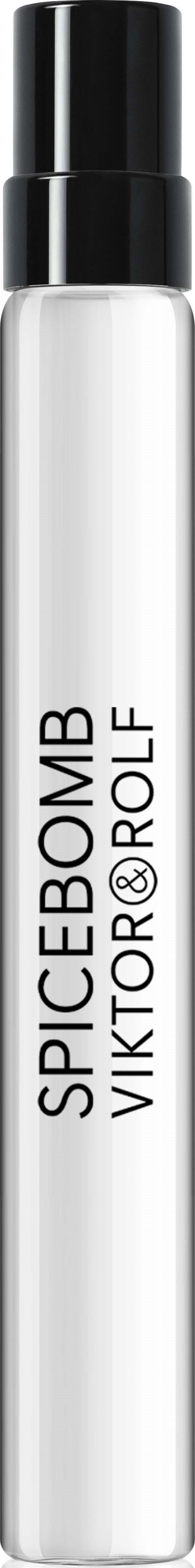 En hvit kosmetikkesprayflaske med svart hette og svart tekst som sier Spicebomb Viktor & Rolf.
