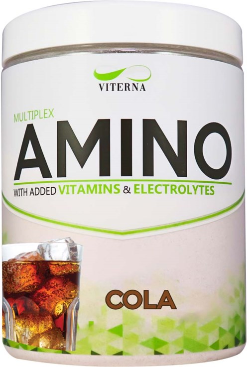 Die Verpackung zeigt ein Getränk namens Cola mit Aminosäuren, Vitaminen und Elektrolyten, und hat ein Glas Cola mit Eis.