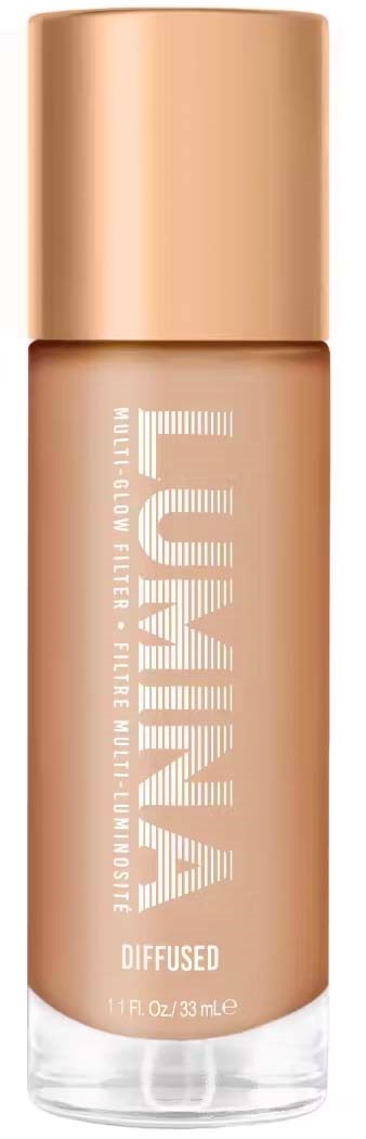 En flaska av LUNINA foundation med beige lock och etikett, står upprätt.