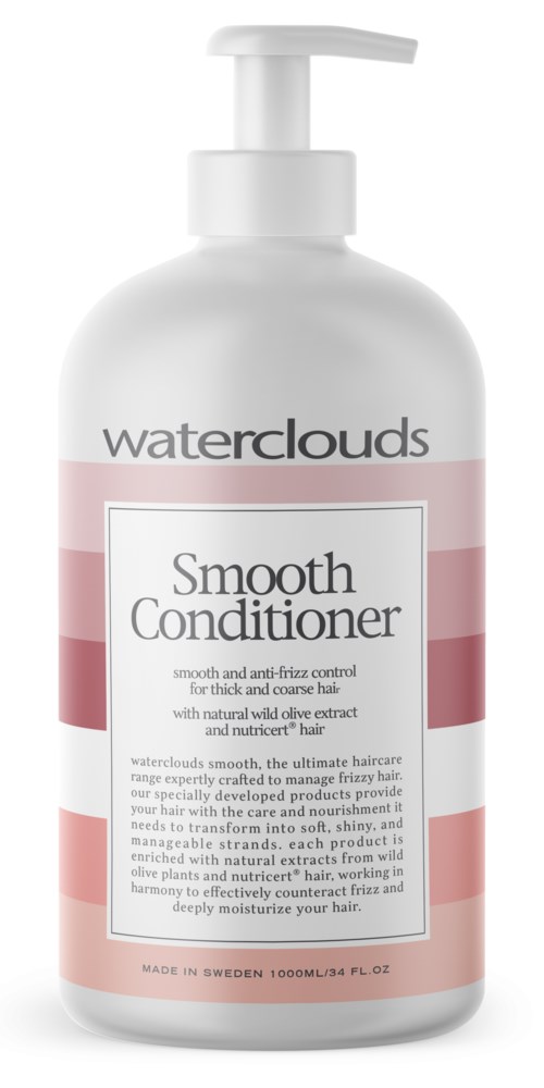 Een witte fles Waterclouds Smooth Conditioner met pomp, roze en grijs label, en tekst over haarverzorging.