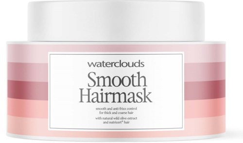 Een roze en witte pot met label 'Waterclouds Smooth Hairmask' voor haarverzorging.