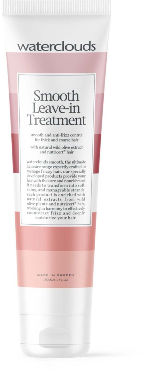 Een roze-witte tube met 'Waterclouds Smooth Leave-in Treatment' voor haarverzorging. Het belooft glad en frizz-vrij.