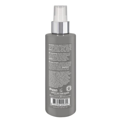 Grijze sprayfles met wit deksel, bevat een veganistisch product, label met instructies en streepjescode.