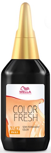 En hårfärgningsflaska är svart med en guldlock och en etikett som säger 'Color Fresh' och '7/47'.