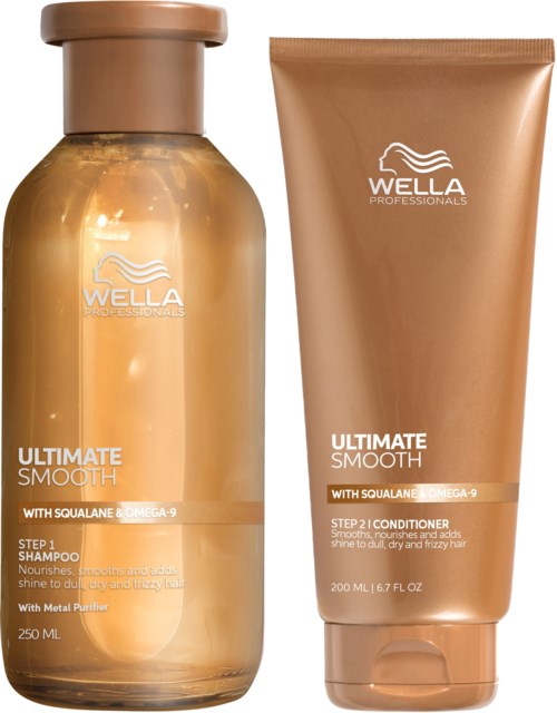Twee haarverzorgingsproducten in gouden flessen: shampoo en conditioner van Wella Professionals, voor glad en glanzend haar.