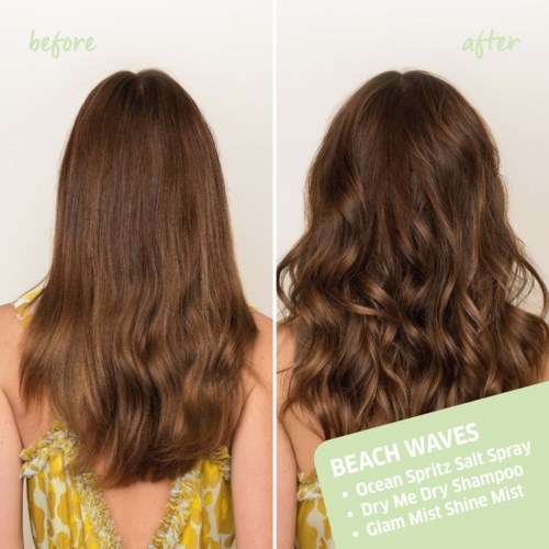 Vergelijking laat het haar zien voor en na styling met beach waves. Het haar is golviger en voller na de styling.