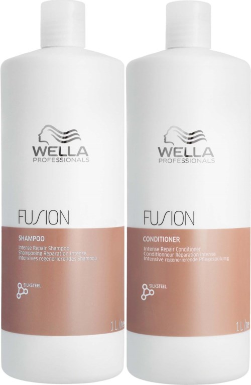 Zwei weiße Flaschen mit Wella Professionals Fusion Shampoo und Conditioner in hellrosa Verpackung.
