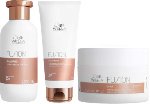 Drei Haarpflegeprodukte: Shampoo, Conditioner und Maske von Wella Fusion, hauptsächlich weiß mit orangenen Abschnitten.