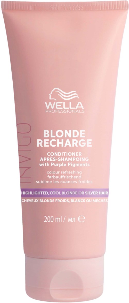 Vaaleanpunainen putkilö Wella Blonde Recharge hoitoaine vaalean tai hopeanvärisille hiuksille, sisältää violettia pigmenttiä.