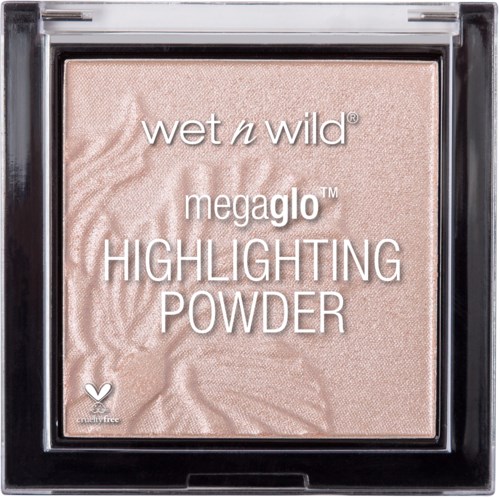 Förpackning för Wet n Wild Megaglo Highlighting Powder, rosa färg med text och en liten hjärtikon.