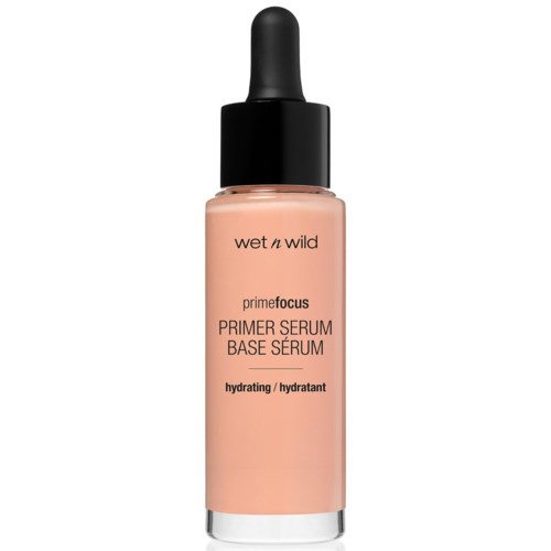 Pieni vaaleanpunainen pullo mustalla tipalla, merkinnällä Wet n Wild primer serum kosteutukseen.