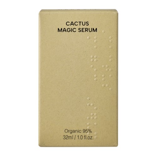 Ein beigefarbener Karton mit der Aufschrift 'Cactus Magic Serum' und kleinen Punkten an der rechten Seite, Größe 32 ml.