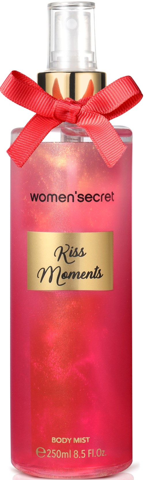 Een roze lichaamsprayfles met een rood strikje en een gouden label. Het zegt 'women'secret Kiss Moments' en 'BODY MIST'.