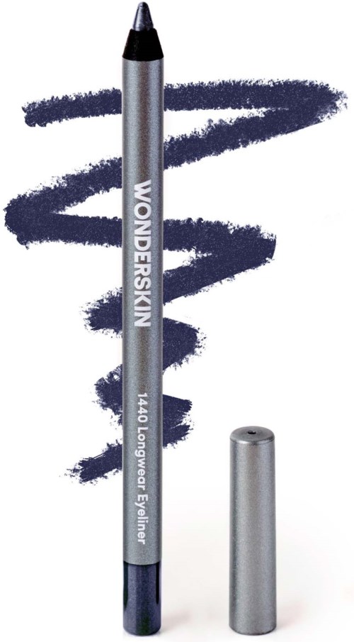 Grå ögonpenna med kork, märkt 'WONDERSKIN' och '140 Longwear Eyeliner,' mot en bakgrund med blå streck.