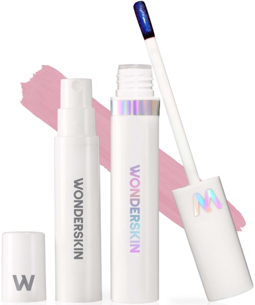 Lippenbalsem of vloeibare lipstick met witte tube, applicator en roze achtergrond.