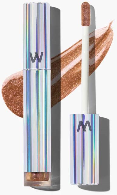 Een glanzende lippenstift met holografische kleuren, naast de applicator die een bruinachtige glans toont.