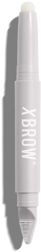 Een witte make-up stift met de naam 'X BROW', gebruikt voor wenkbrauwstyling.