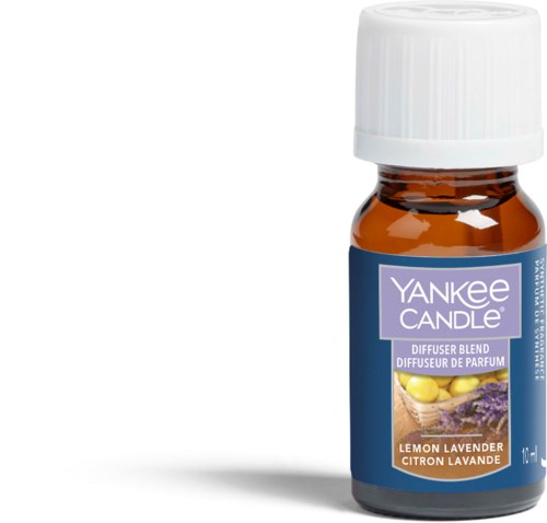 En liten brun flaske fra Yankee Candle med duft av sitron og lavendel. Den har hvit lokk og etikett.