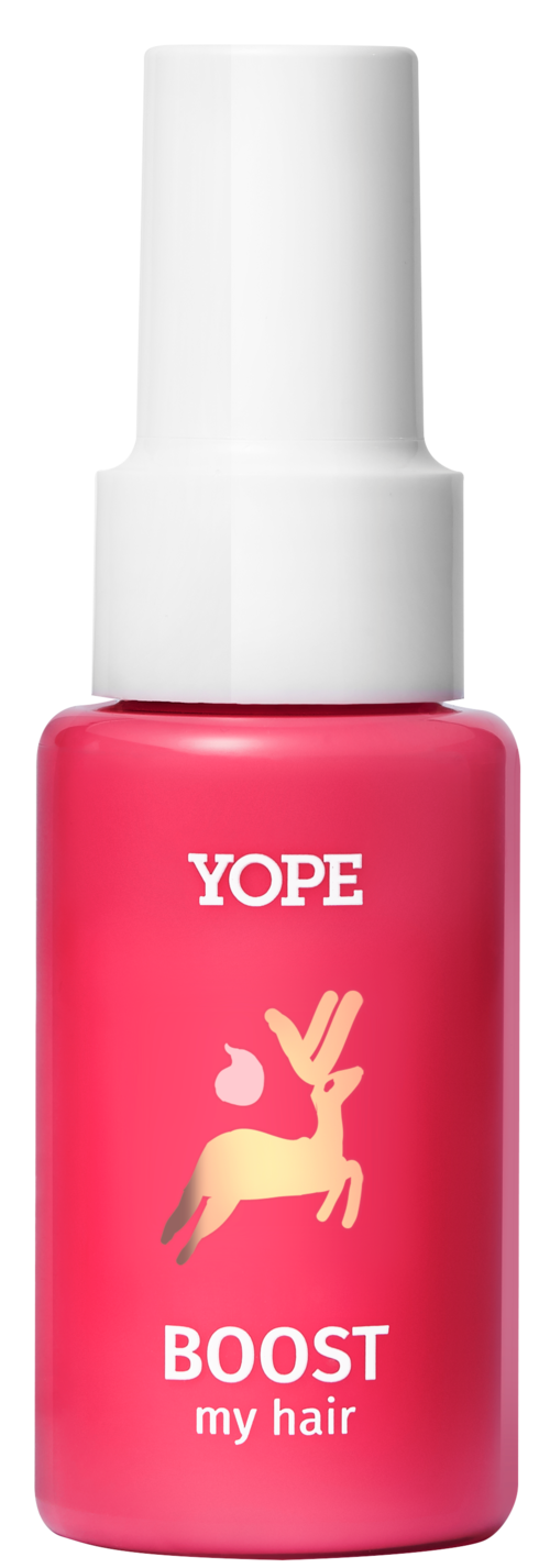 Valkoinen suihkepullo YOPE Boost my hair -hoitotuotteelle, jossa on hyppäävä peuralogon.