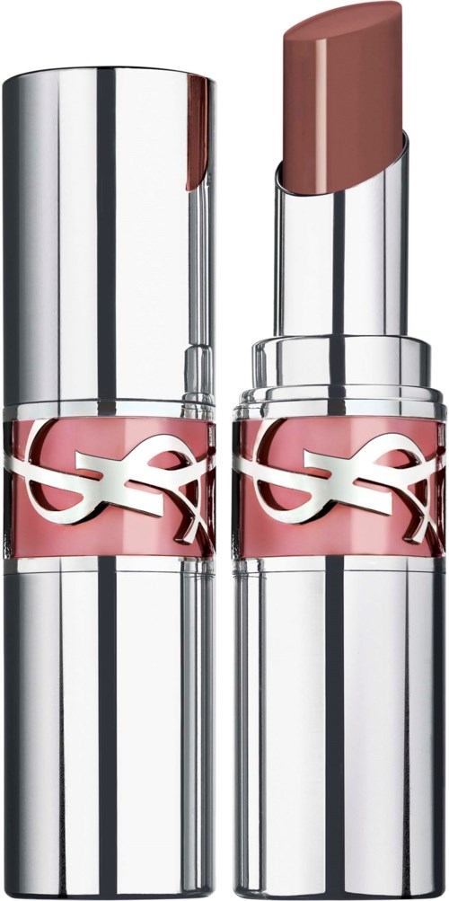 Ein Lippenstift mit einem glänzenden silbernen Gehäuse und einem pinken Band, zeigt den Lippenstift teilweise geöffnet.