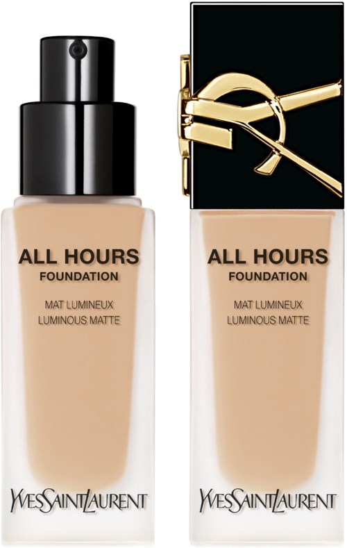 De afbeelding toont twee flessen Yves Saint Laurent All Hours Foundation, een met een zwarte dop en de andere met een gouden detail.