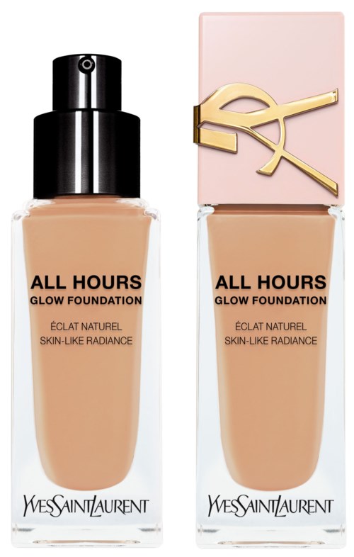 Zwei Flaschen Yves Saint Laurent Foundation, eine mit schwarzem Pumpspender und eine mit pinker Kappe mit Goldlogo.