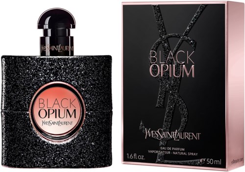 Een parfumfles en doos met zwarte en roze labels, genaamd Black Opium door Yves Saint Laurent, glanzend ontwerp.