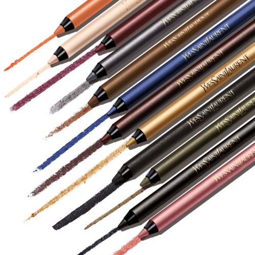 Makeup-penner i olika färger med swatches som visar nyanserna och detaljerna för varje penna.
