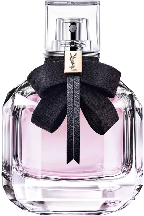 Een parfumfles met roze vloeistof, zwarte strik en een doorzichtige dop, met YSL-logo op de spray.