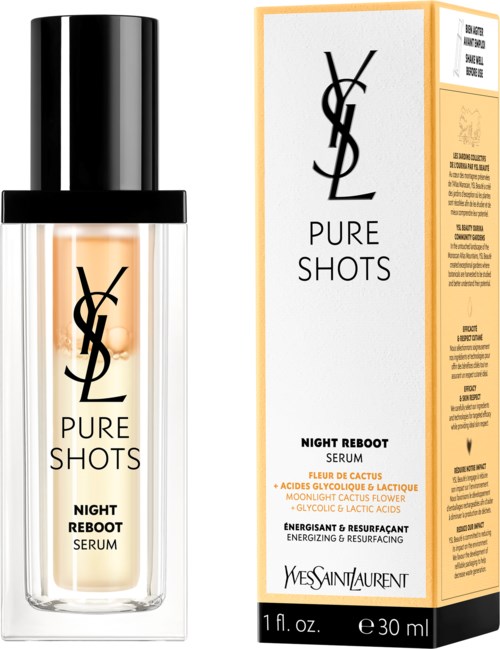 Een skincare serumfles met label "Yves Saint Laurent Pure Shots Night Reboot" met bijpassende doos, zwart deksel, witte achtergrond.