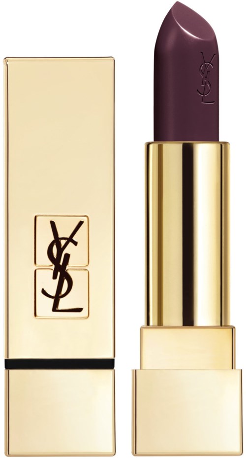 En YSL läppstift i en guldfärgad tub med lila nyans. Gult emballage med YSL-logotyp står bredvid.