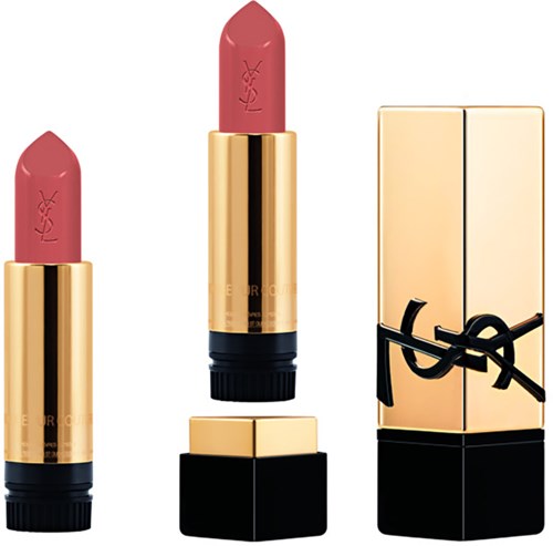 Zwei rosa Lippenstifte mit goldenen Spitzen und eine passende goldene und schwarze LippenstIFT-BOX. Die Lippenstifte stehen aufrecht.