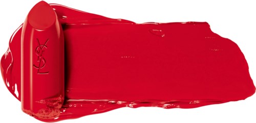 Ett röd läppstift är draget över en vit bakgrund, med märkesnamnet 'L'Oreal' på sidan.