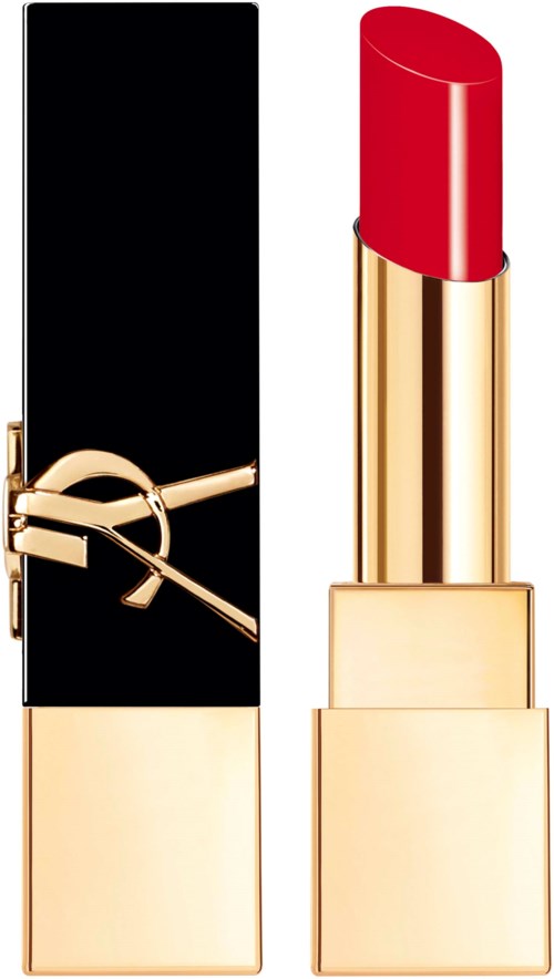 En röd läppstift i ett guldfodral med ett svart och guld lock, ser elegant ut.