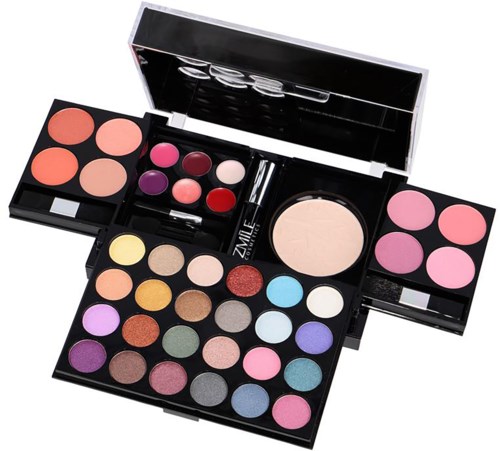 Een make-up palet met blush, oogschaduw en lipkleuren in een zwart doosje, georganiseerd in secties.