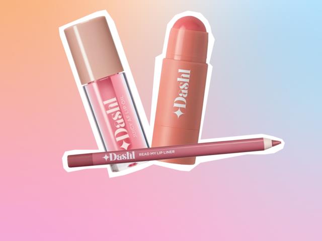 Pink läppglansrör, rosa läppstift i en rund förvaringsbox och en nude läpppenna med Dash-märke.